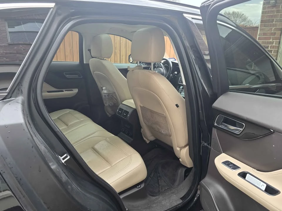 2017 Jaguar F-Pace - Image 5 of 9
