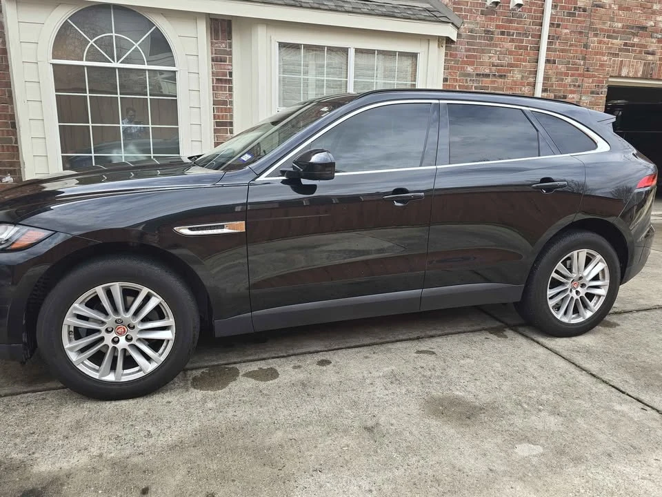 2017 Jaguar F-Pace - Image 2 of 9