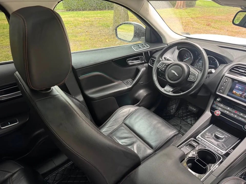 2017 Jaguar F-Pace - Image 9 of 21