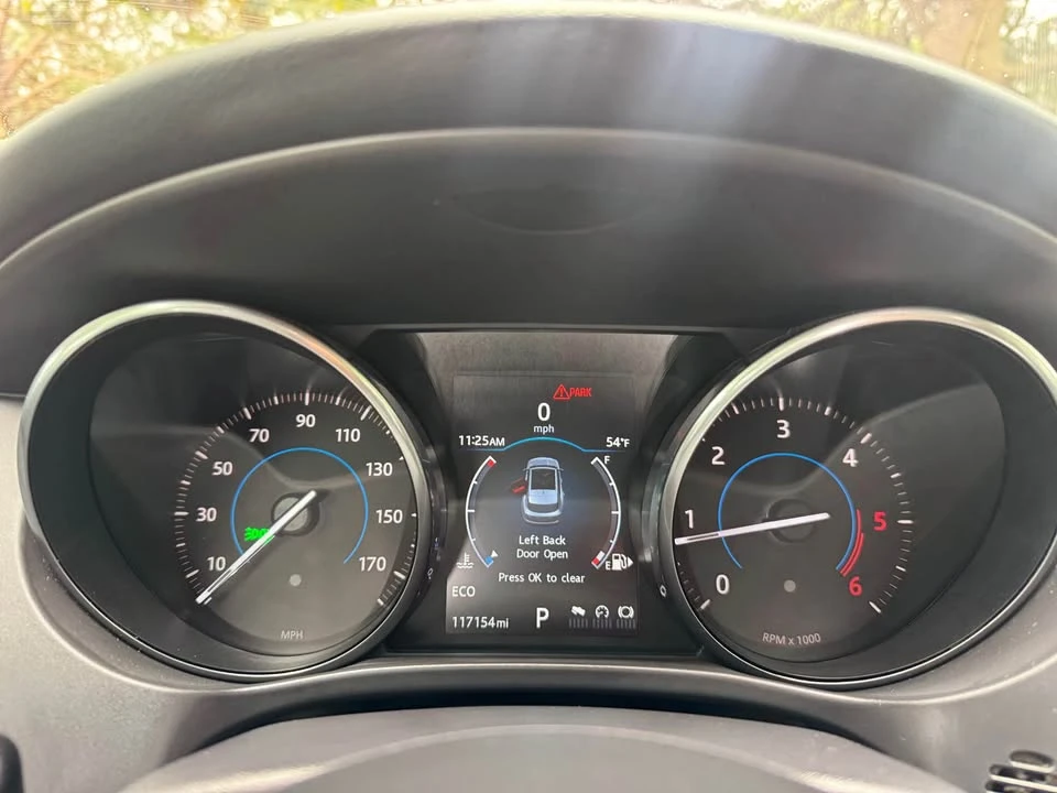 2017 Jaguar F-Pace - Image 18 of 21