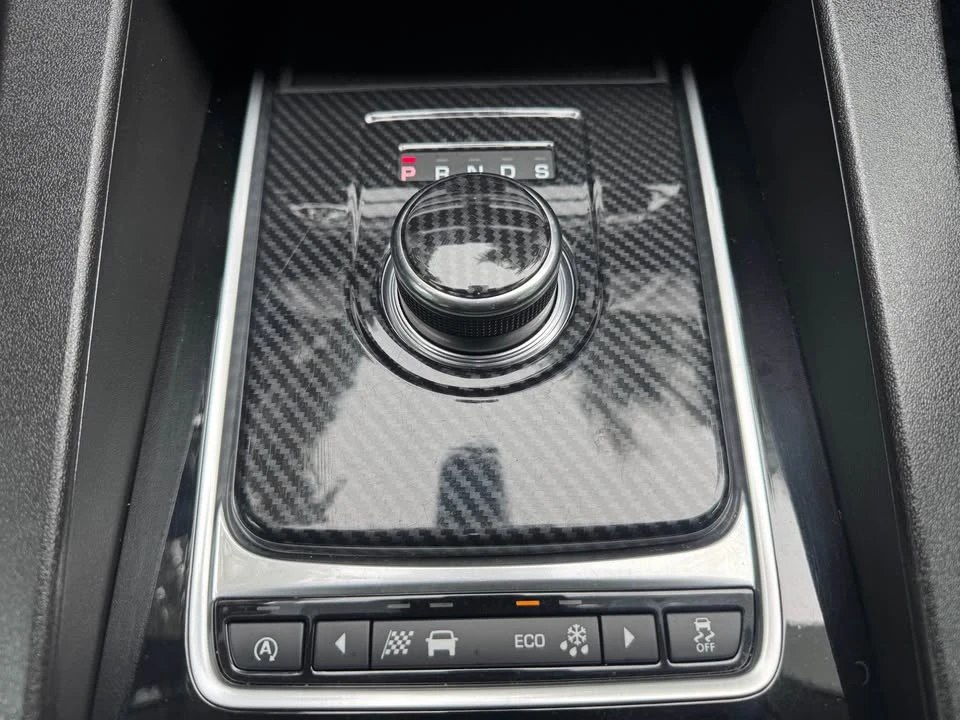 2017 Jaguar F-Pace - Image 16 of 21