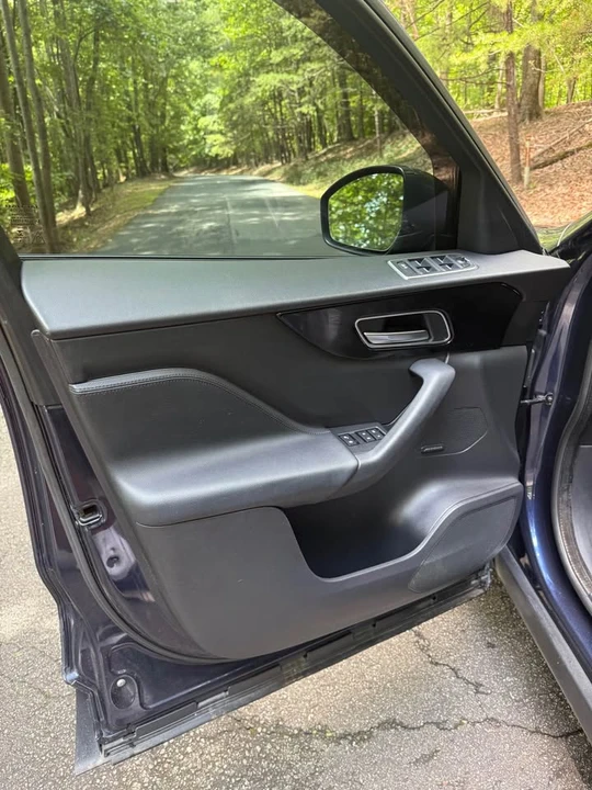 2017 Jaguar F-Pace - Image 10 of 18