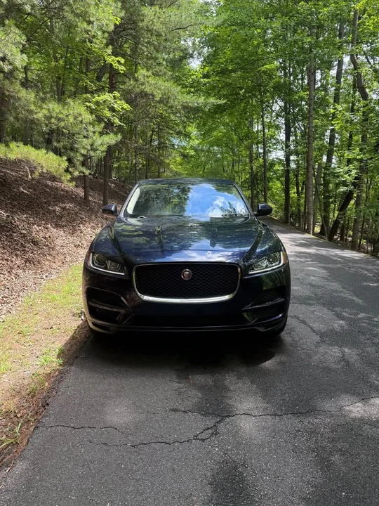 2017 Jaguar F-Pace - Image 2 of 18