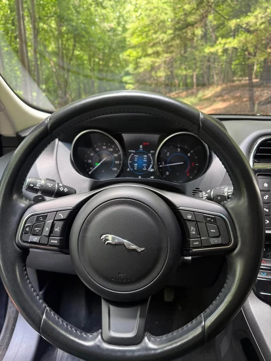 2017 Jaguar F-Pace - Image 12 of 18