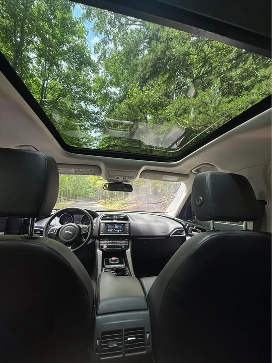 2017 Jaguar F-Pace - Image 15 of 18