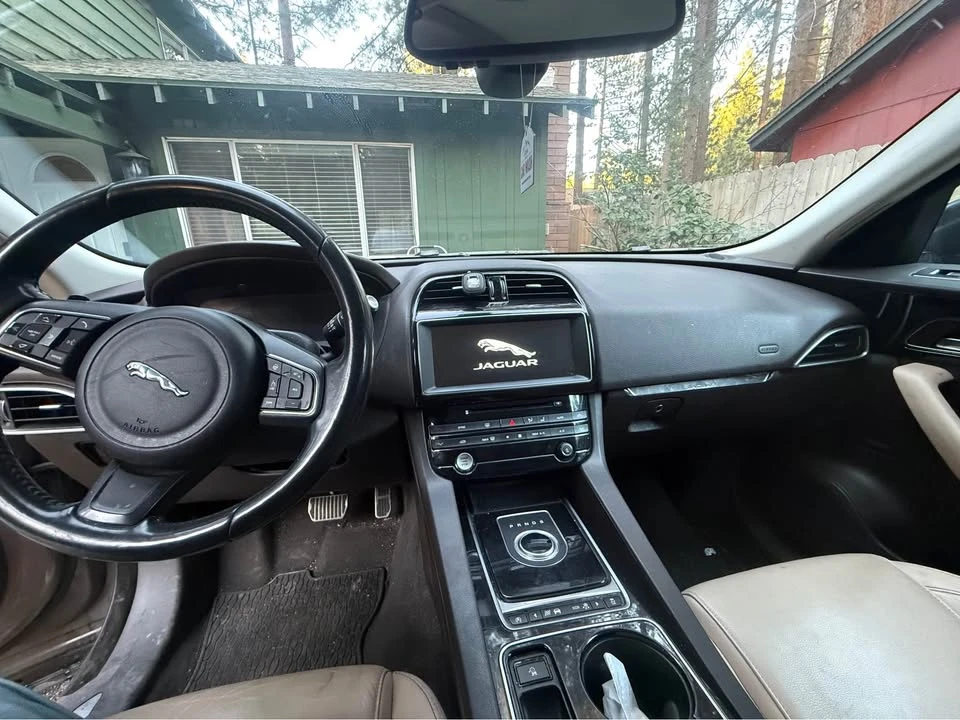 2017 Jaguar F-Pace - Image 7 of 13
