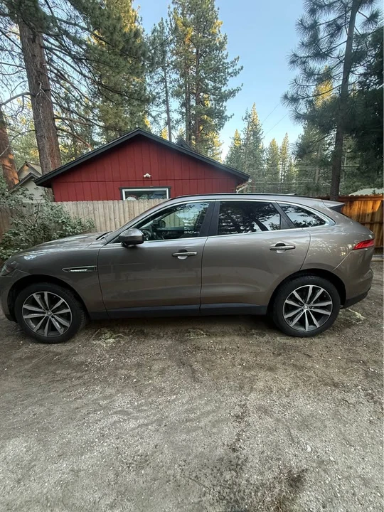 2017 Jaguar F-Pace - Image 2 of 13