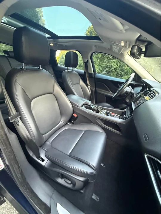 2017 Jaguar F-Pace - Image 9 of 15