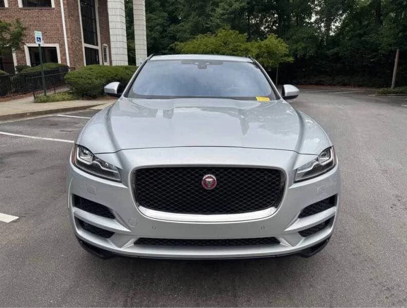 2017 Jaguar F-Pace - Image 11 of 18