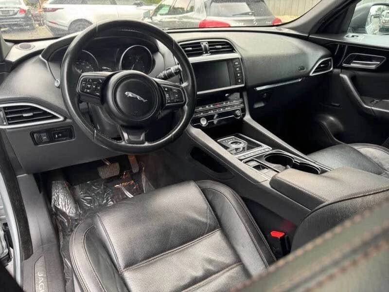 2017 Jaguar F-Pace - Image 6 of 18