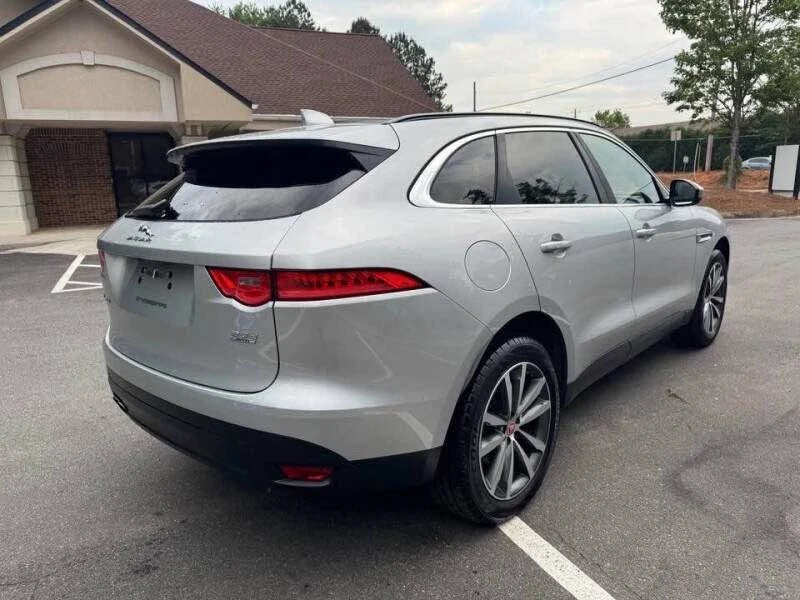 2017 Jaguar F-Pace - Image 16 of 18