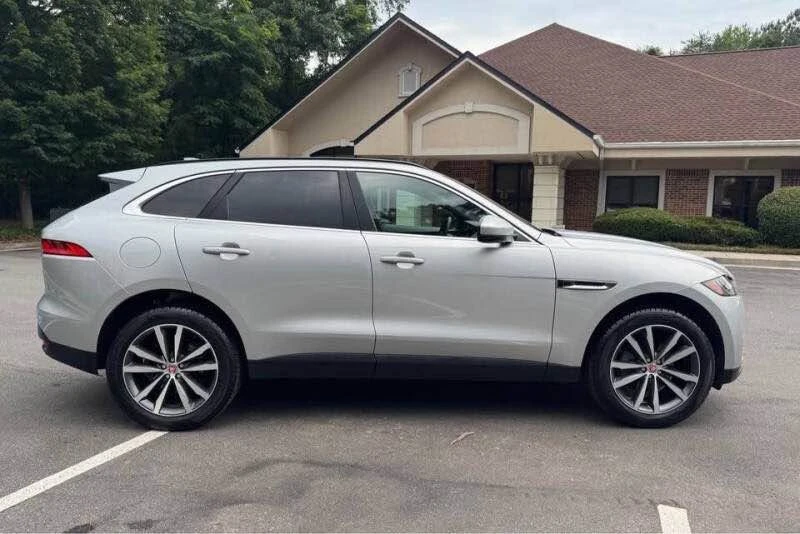 2017 Jaguar F-Pace - Image 17 of 18
