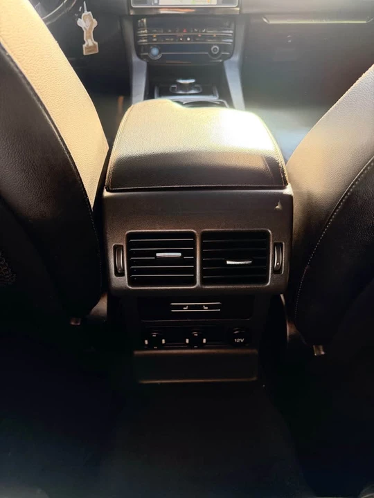 2017 Jaguar F-Pace - Image 8 of 14