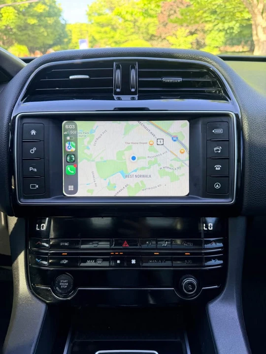 2017 Jaguar F-Pace - Image 7 of 14
