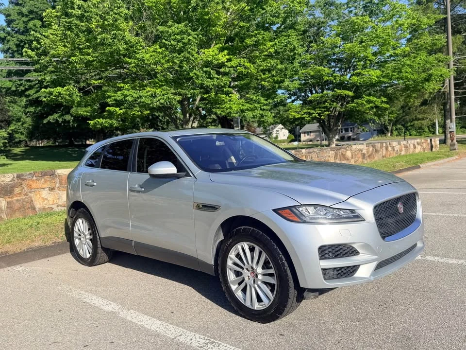 2017 Jaguar F-Pace - Image 2 of 14