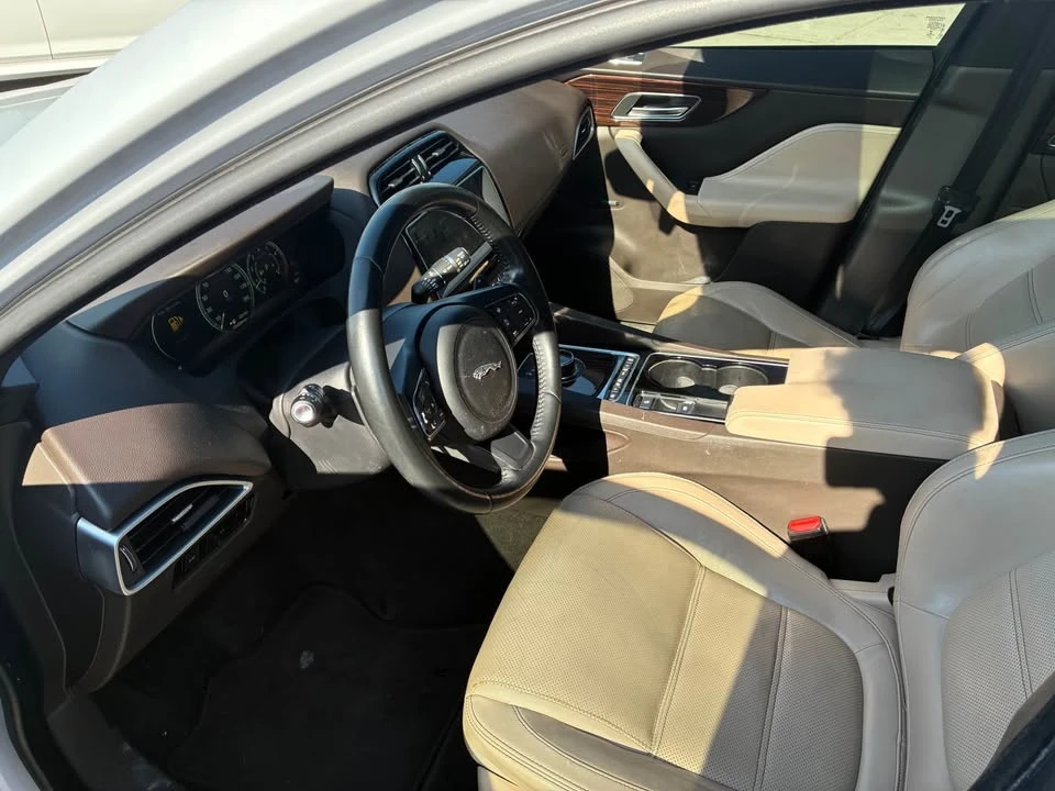 2017 Jaguar F-Pace - Image 7 of 9