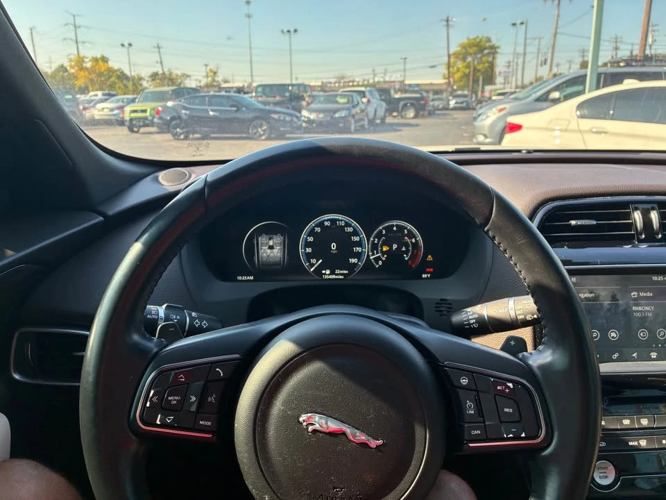2017 Jaguar F-Pace - Image 8 of 9