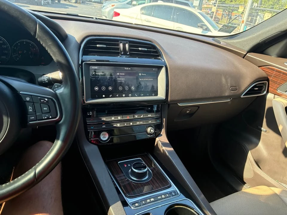 2017 Jaguar F-Pace - Image 9 of 9