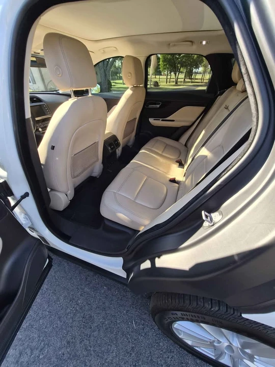 2017 Jaguar F-Pace - Image 5 of 8