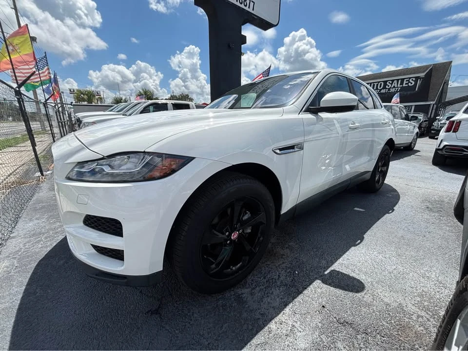 2017 Jaguar F-Pace - Image 2 of 7