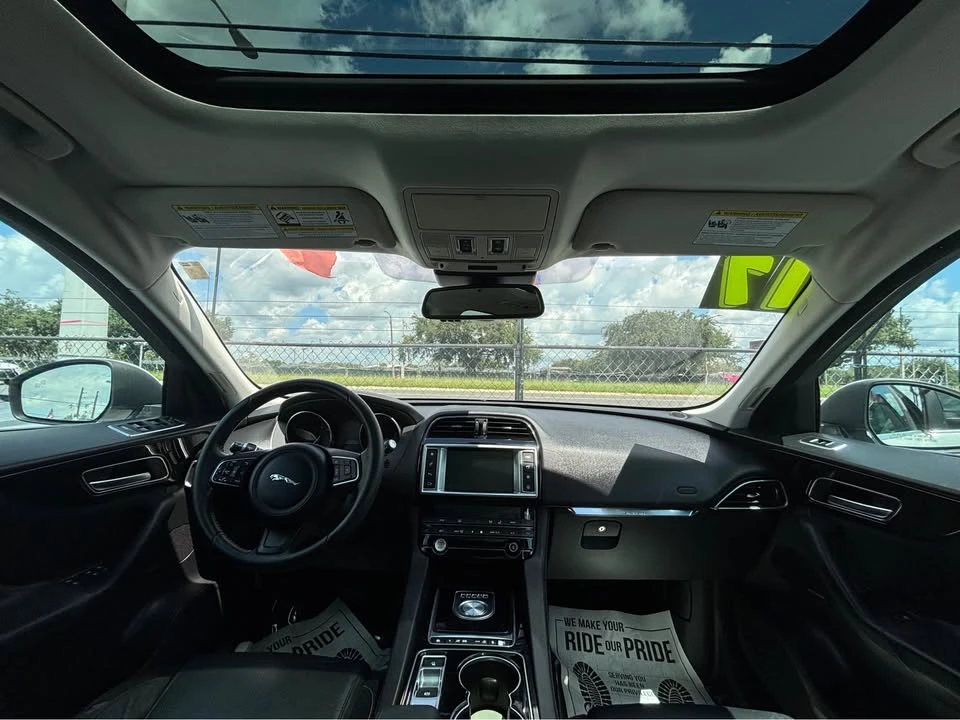 2017 Jaguar F-Pace - Image 6 of 7