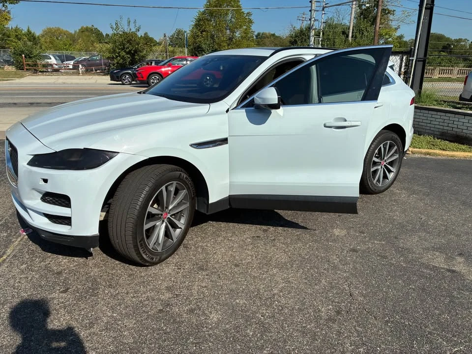 2017 Jaguar F-Pace - Image 6 of 9