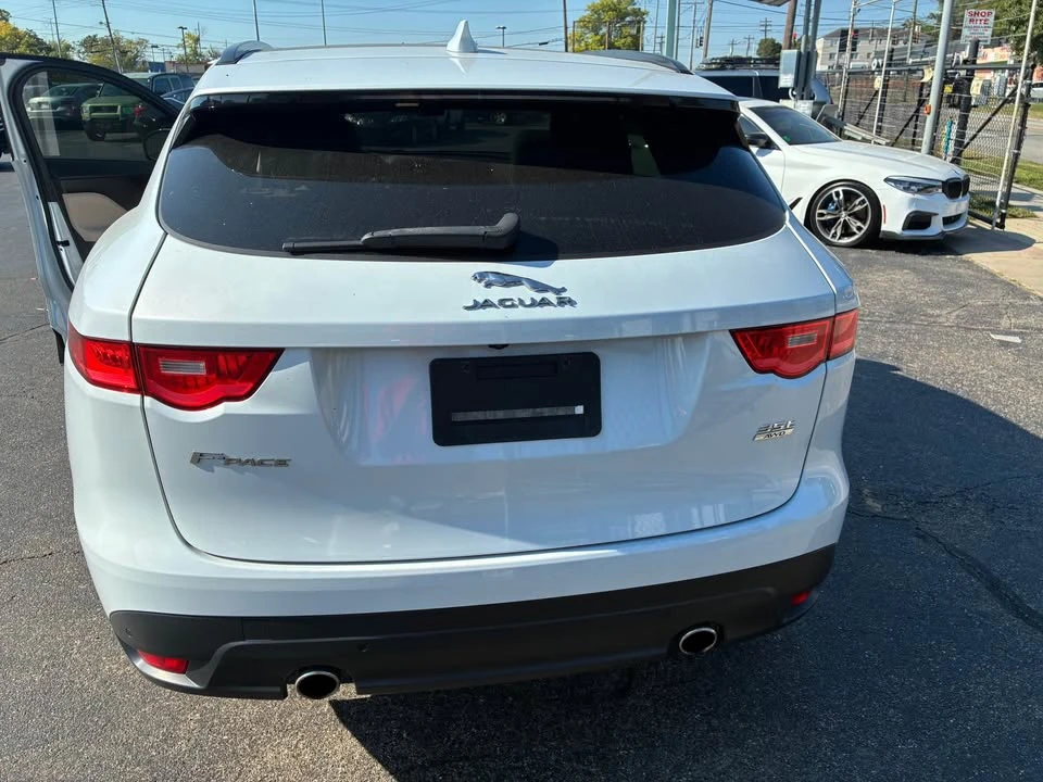 2017 Jaguar F-Pace - Image 4 of 9
