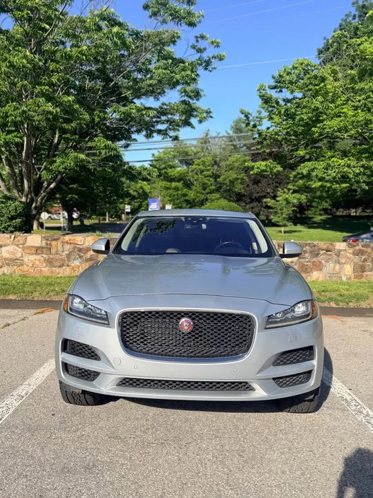 2017 Jaguar F-Pace - Image 2 of 13