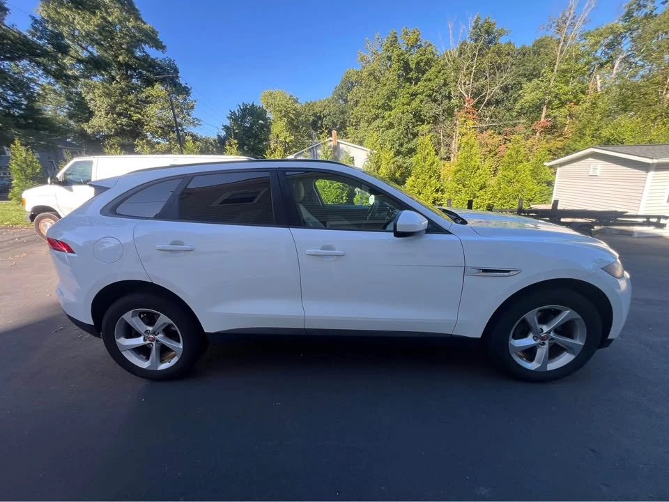 2017 Jaguar F-Pace - Image 4 of 20