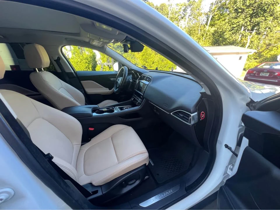 2017 Jaguar F-Pace - Image 13 of 20