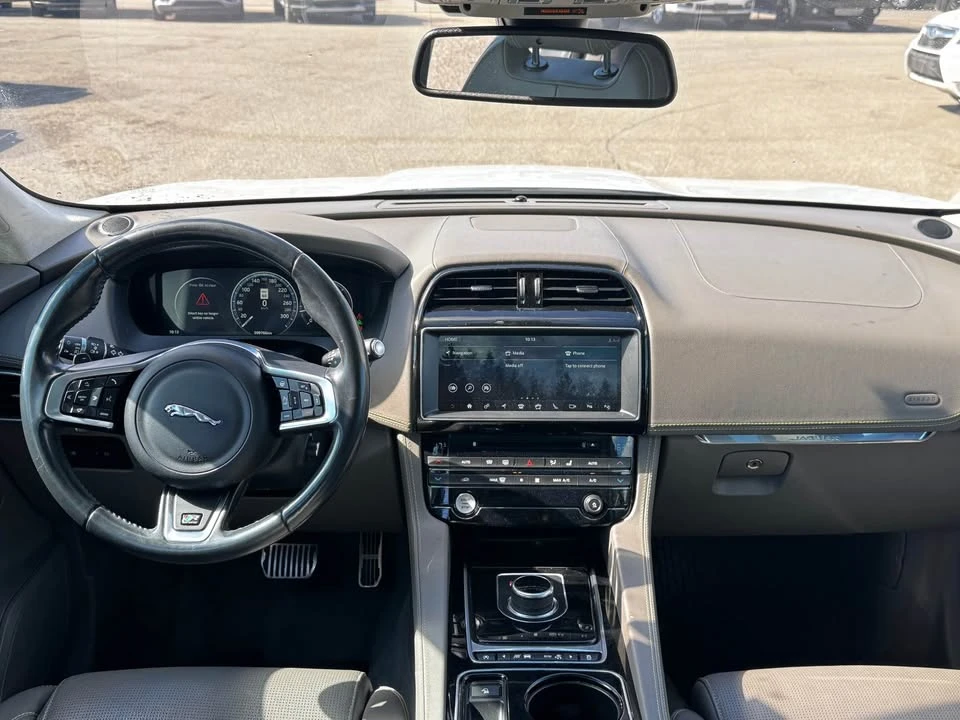 2017 Jaguar F-Pace - Image 12 of 16