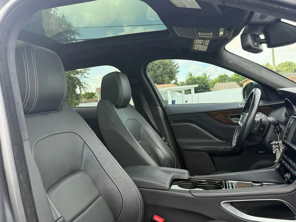 2017 Jaguar F-Pace - Image 11 of 12