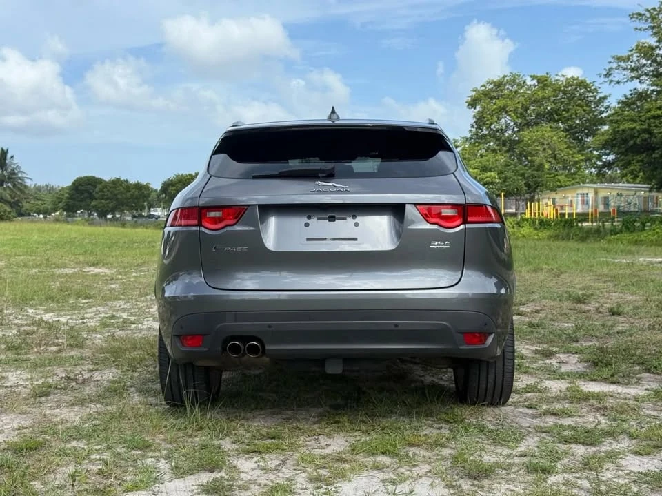 2017 Jaguar F-Pace - Image 5 of 12