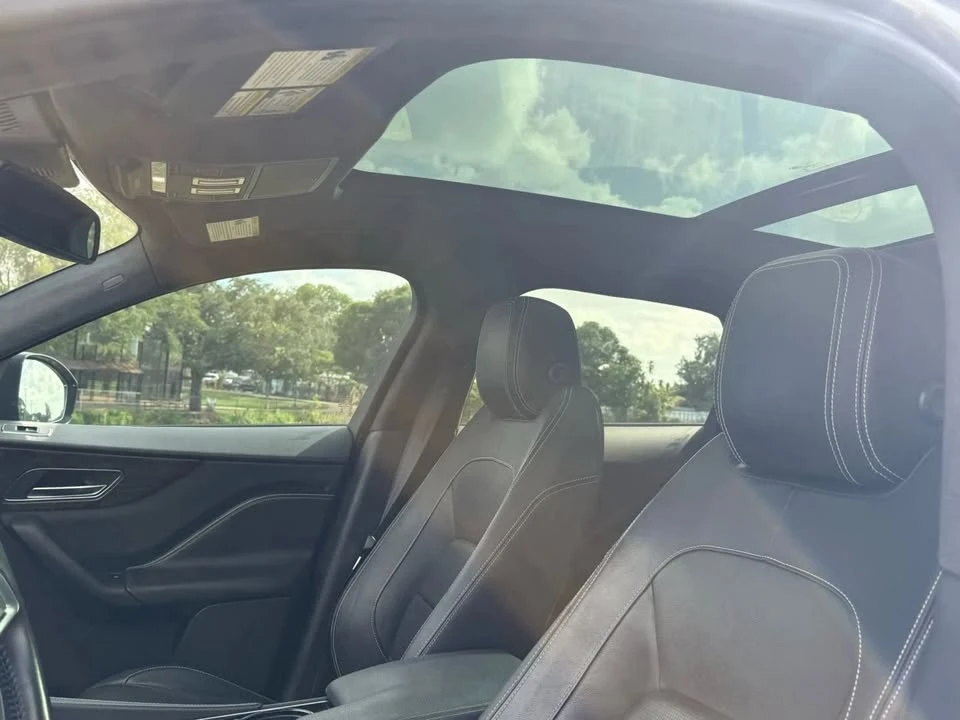 2017 Jaguar F-Pace - Image 10 of 12