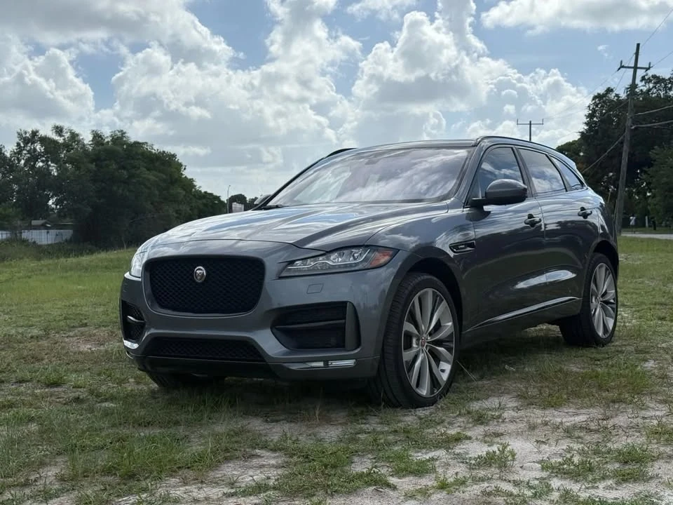 2017 Jaguar F-Pace - Image 2 of 12