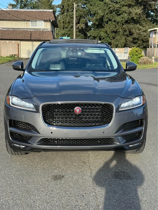 2017 Jaguar F-Pace - Image 2 of 12
