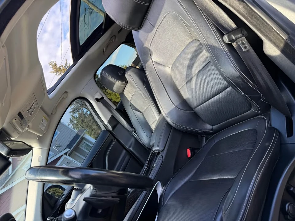2017 Jaguar F-Pace - Image 10 of 12