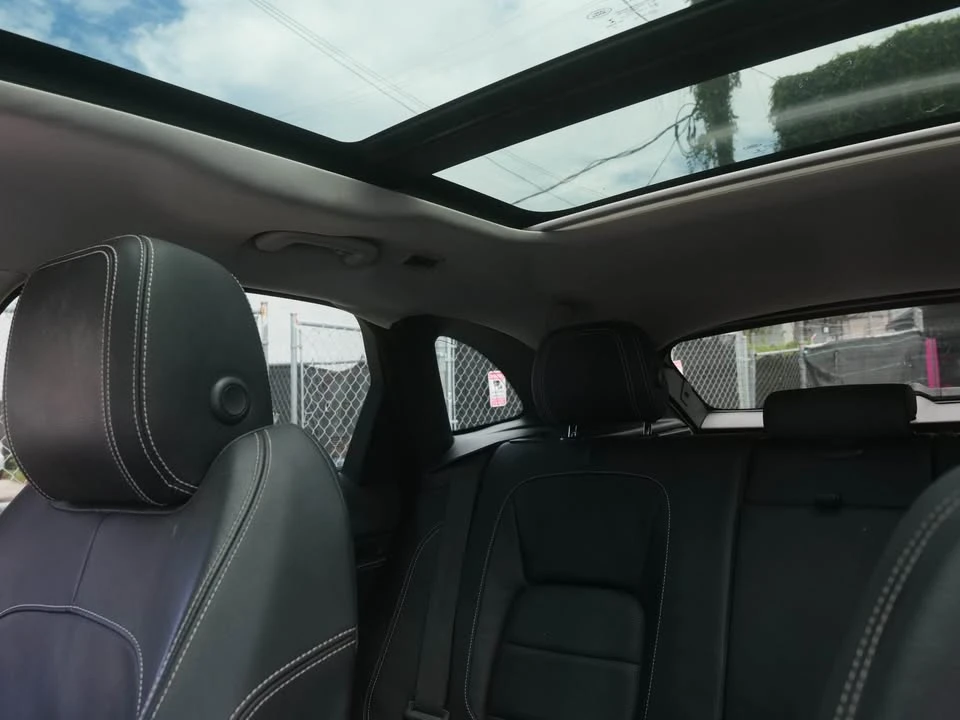 2017 Jaguar F-Pace - Image 11 of 17