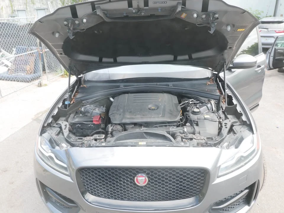 2017 Jaguar F-Pace - Image 15 of 17