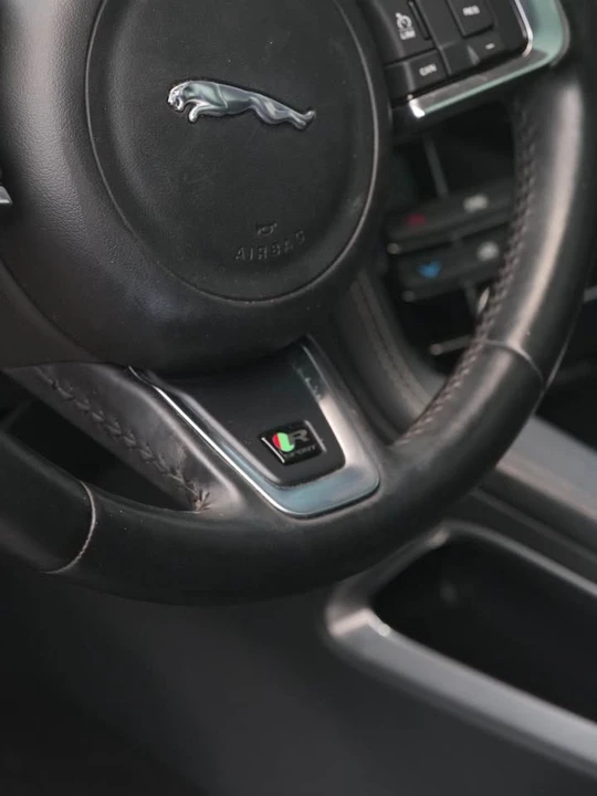 2017 Jaguar F-Pace - Image 5 of 17