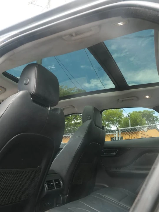 2017 Jaguar F-Pace - Image 6 of 17