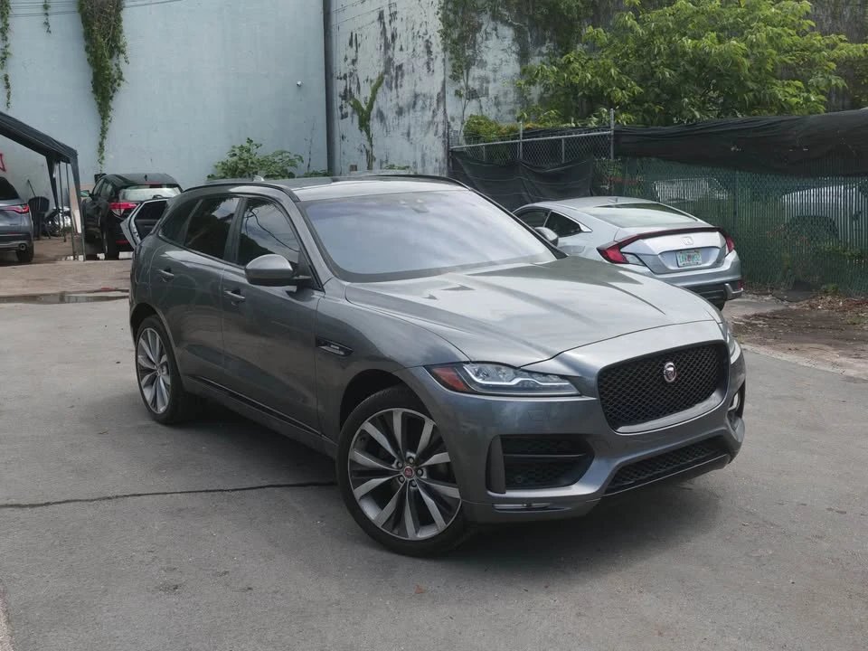 2017 Jaguar F-Pace - Image 13 of 17