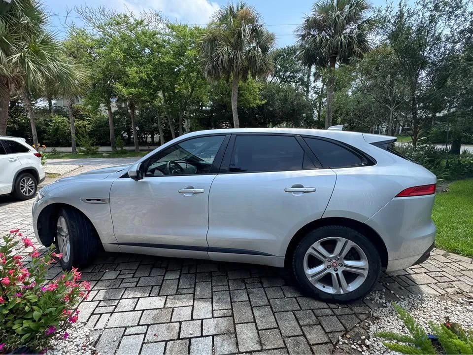 2017 Jaguar F-Pace - Image 3 of 12