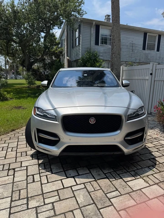 2017 Jaguar F-Pace - Image 2 of 12