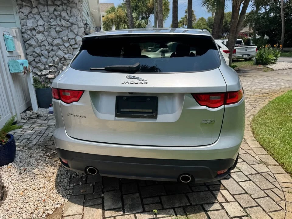 2017 Jaguar F-Pace - Image 5 of 12