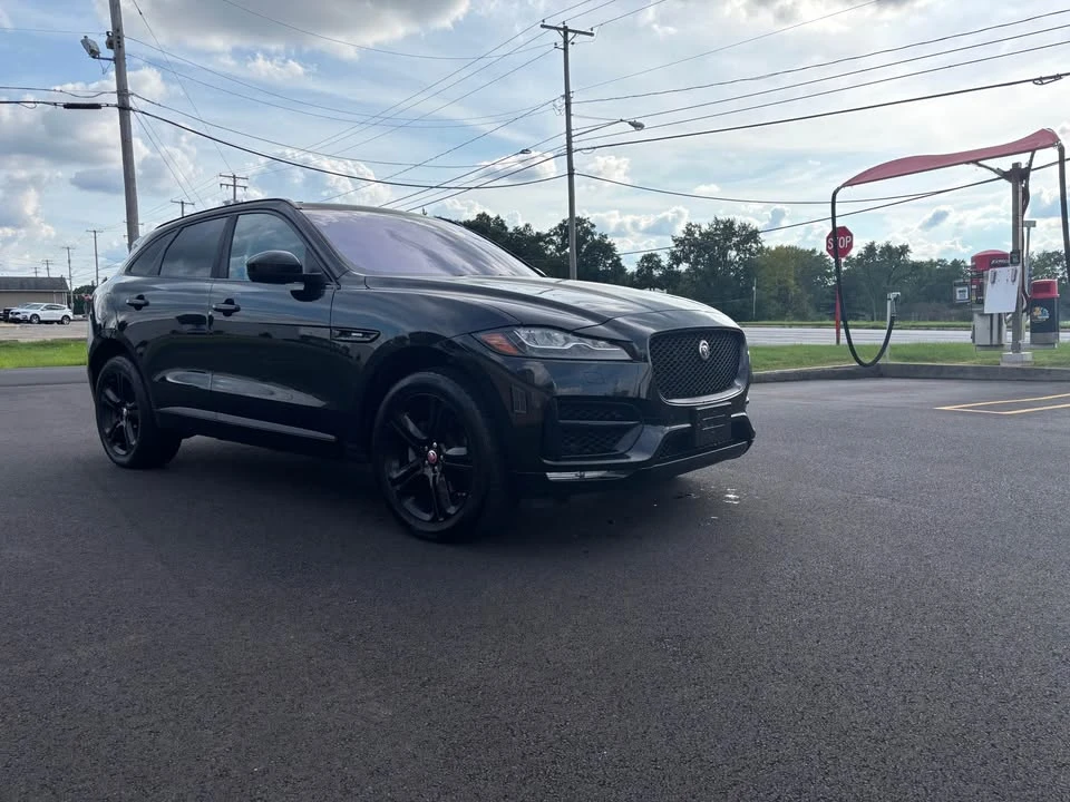 2017 Jaguar F-Pace - Image 6 of 12