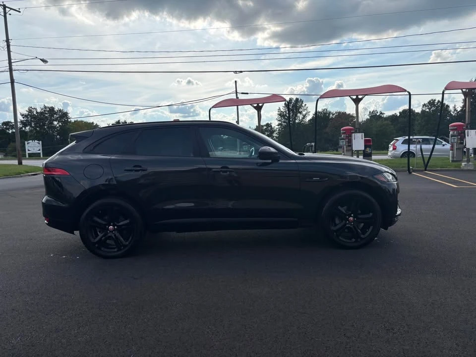 2017 Jaguar F-Pace - Image 5 of 12