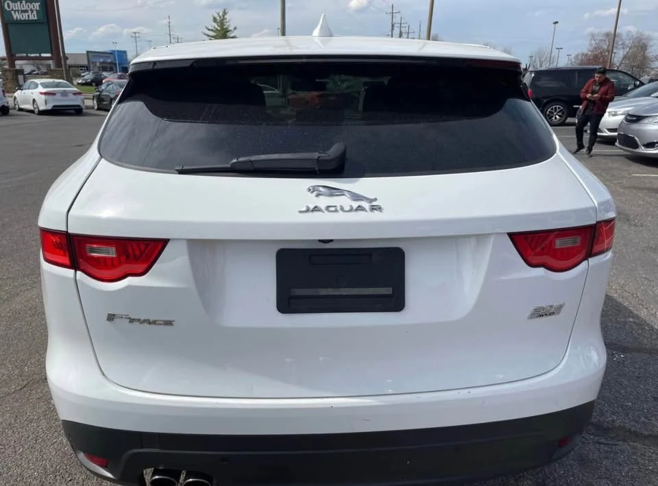2017 Jaguar F-Pace - Image 3 of 12