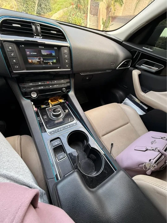 2017 Jaguar F-Pace - Image 7 of 9
