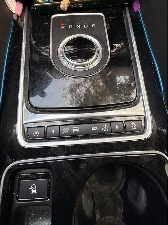 2017 Jaguar F-Pace - Image 8 of 9